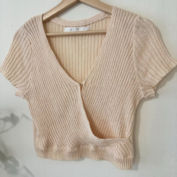 ✨ ASTR the Label Knit Wrap Top - Picture 2 of 4